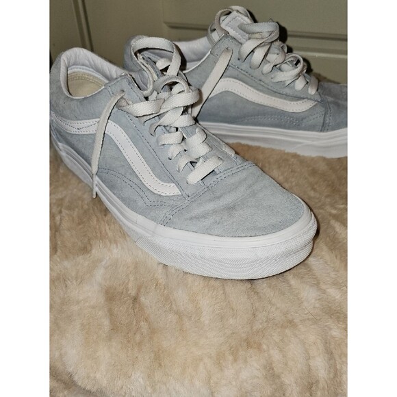 Vans Shoes - Vans Low-Top Suede Sneakers in Light Gray and White Women's Size 9, Mens 7.5